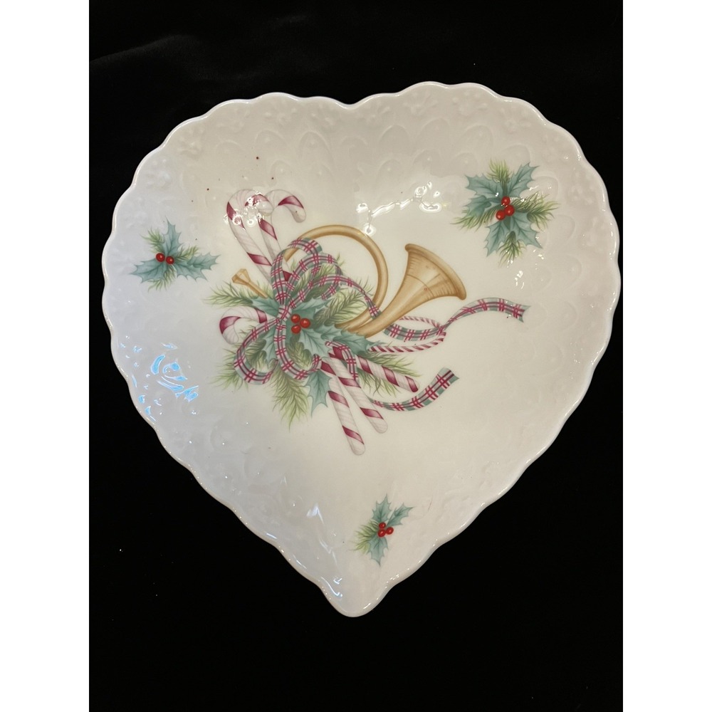 Mikasa Noel Jubilation Bone China Heart Trinket Dish B2101 Japan